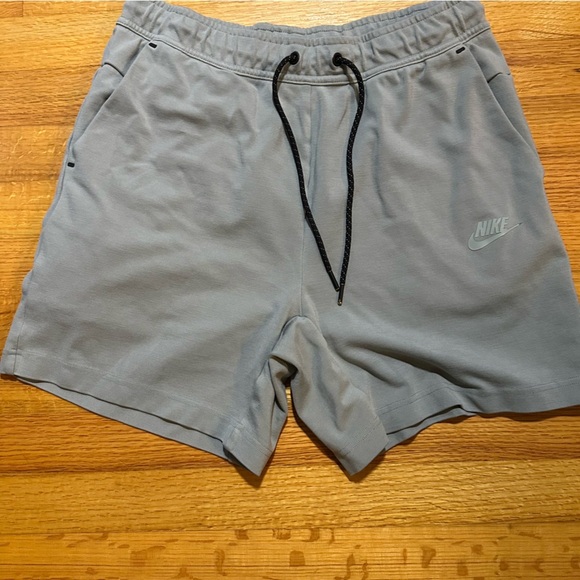 Nike Sportswear Tech Fleece Shorts Athletic  Men's small  (f6 - Picture 3 of 9